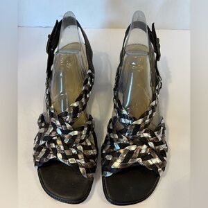 David Tate open toe black, gold, silver strappy sandals size 9 N